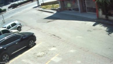 Otomobil çarpan kadının ağır yaralanmasına neden olan kazaya ait görüntüler ortaya çıktı 3 otomobil carpan kadinin agir yaralanmasina neden olan kazaya ait goruntuler ortaya cikti 820a77f85e72 |