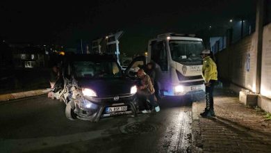 park halindeki tira carpan surucu agir hasar alan aracini birakip kacti 4ccd11253225 |