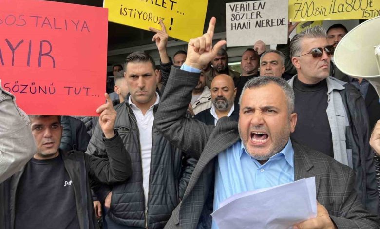 Pazarcı esnafından Karşıyaka Belediyesi önünde eylem 1 pazarci esnafindan karsiyaka belediyesi onunde eylem 88962da7d253 |