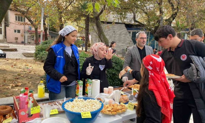 saraylar anadolu imam hatip lisesinden gazzeye destek yuruyusu 8c5fae317dbe |