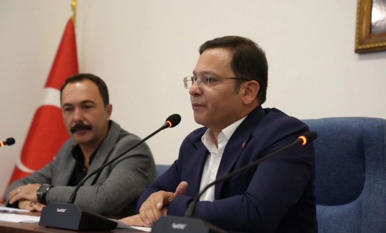 Sındırgı Belediye Başkanı Sak’a gazetecilerden büyük tepki 1 sindirgi belediye baskani saka gazetecilerden buyuk tepki a7d8a132c1b6 |