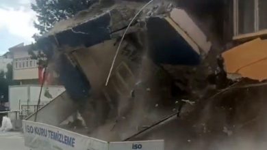 sindirgida depremde hasar goren bina kendiliginden yikildi 2768ee392a33 |