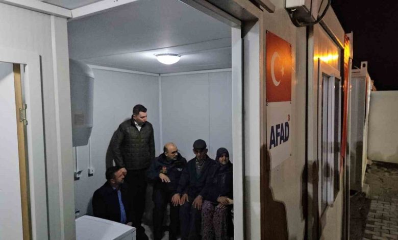 Sındırgı’da depremin yaraları sarılıyor 1 sindirgida depremin yaralari sariliyor d1954ac2609a |