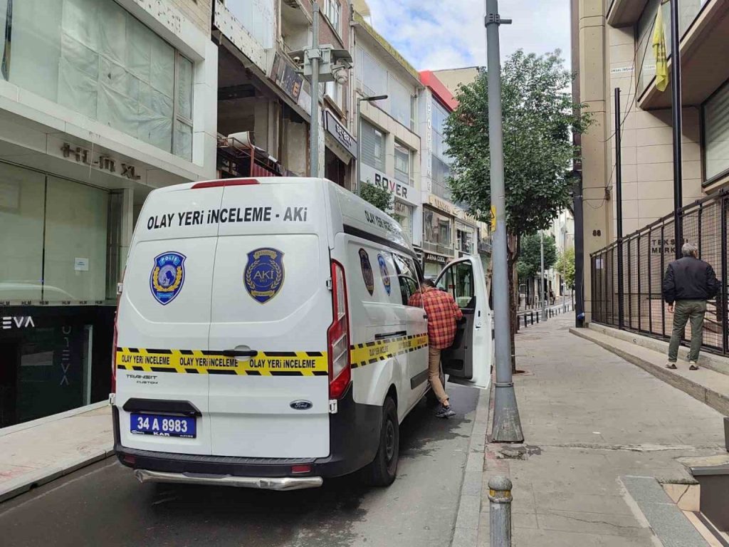 sislide 4 katli binada cikan yanginda 1 kisi yanarak hayatini kaybetti ba5db5d71d7b |