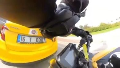 trafigin sikistigini gormeyen motosikletli onunde duran taksiye carpti c7cd6d8fbe6a |