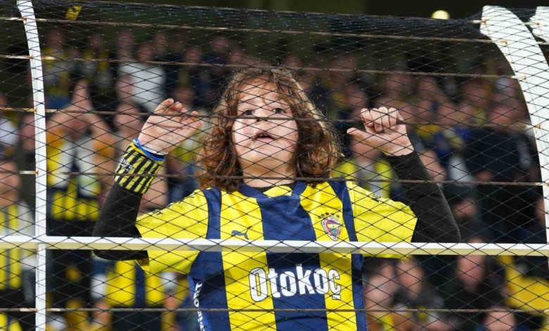 UEFA Avrupa Ligi: Fenerbahçe: 0 - Stuttgart: 0 (Maç devam ediyor) 1 uefa avrupa ligi fenerbahce 0 stuttgart 0 mac devam ediyor 9b229f595c43 |
