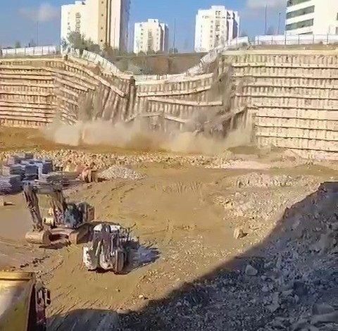 Ümraniye’de yol çöktü: O anlar kamerada 1 umraniyede yol coktu o anlar kamerada dcad6617b7c2 |