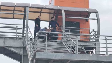 Üst geçitten indirildi, herkes alkışladı 5 ust gecitten indirildi herkes alkisladi f80ba1f768eb |