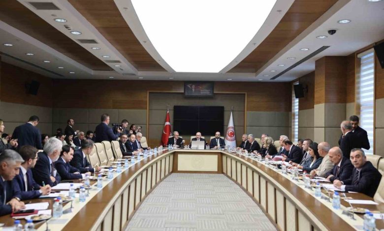 "Vakıflar Kanunu’nda Değişiklik Yapılmasına Dair Kanun Teklifi" Komisyon’da 1 vakiflar kanununda degisiklik yapilmasina dair kanun teklifi komisyonda f9f59ecafa4a |