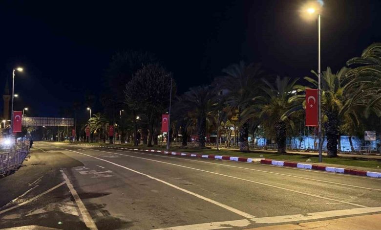 Vatan Caddesi Cumhuriyet Bayramı kutlamaları öncesi trafiğe kapatıldı 1 vatan caddesi cumhuriyet bayrami kutlamalari oncesi trafige kapatildi 31165974bc46 |