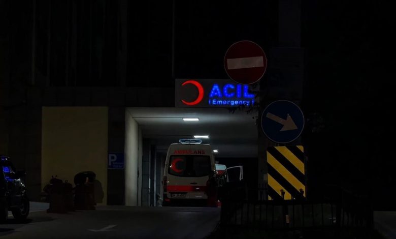 Yaralı şekilde hastane önüne atıldı, polis harekete geçti 1 yarali sekilde hastane onune atildi polis harekete gecti 7429afc6f7ff |