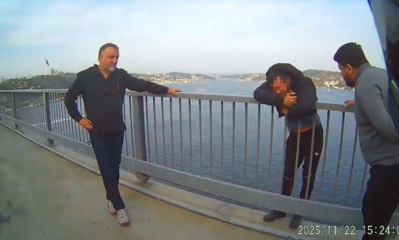 15 temmuz sehitler koprusunde intihar etmek isteyen sahsi kurtardilar 4b267d99c9f2 |