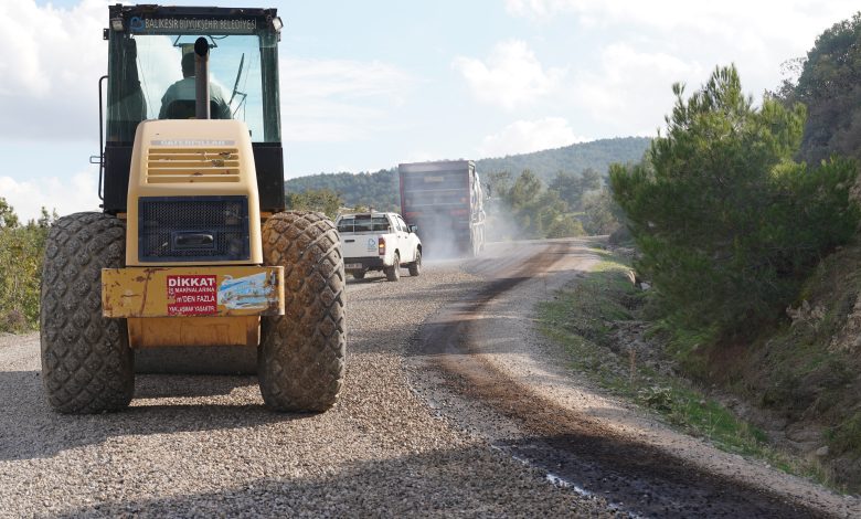 249426394Burhaniyede Calli ve Kuyucak baglanti yolu guvenli hale get |