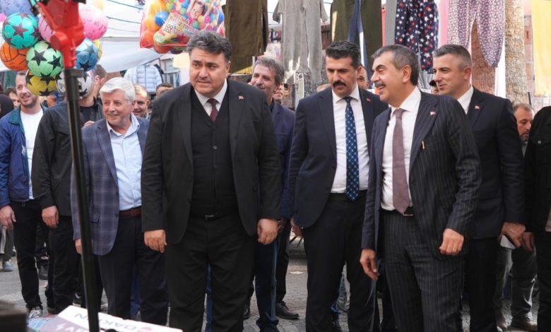 Milli Eğitim Bakanı Yusuf Tekin'den Havran Çıkarması: Esnaf ve Eğitim Masada! 1 573849335 17964542624989414 4304096771037723101 n e1762598340852 |