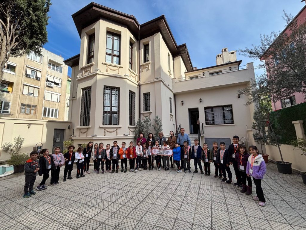 Edremit Belediyesi Atatürk Kültür Evi’ne ziyaretçi akını 3 IMG 20251106 WA0029 |