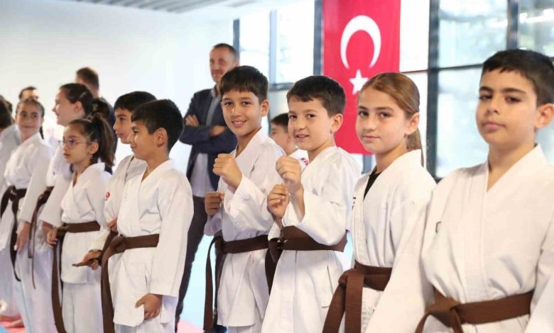 Aliağa Belediyesi Karate Kursu’nda 75 sporcu yeni kuşağına kavuştu 1 aliaga belediyesi karate kursunda 75 sporcu yeni kusagina kavustu e199ebb69a80 |