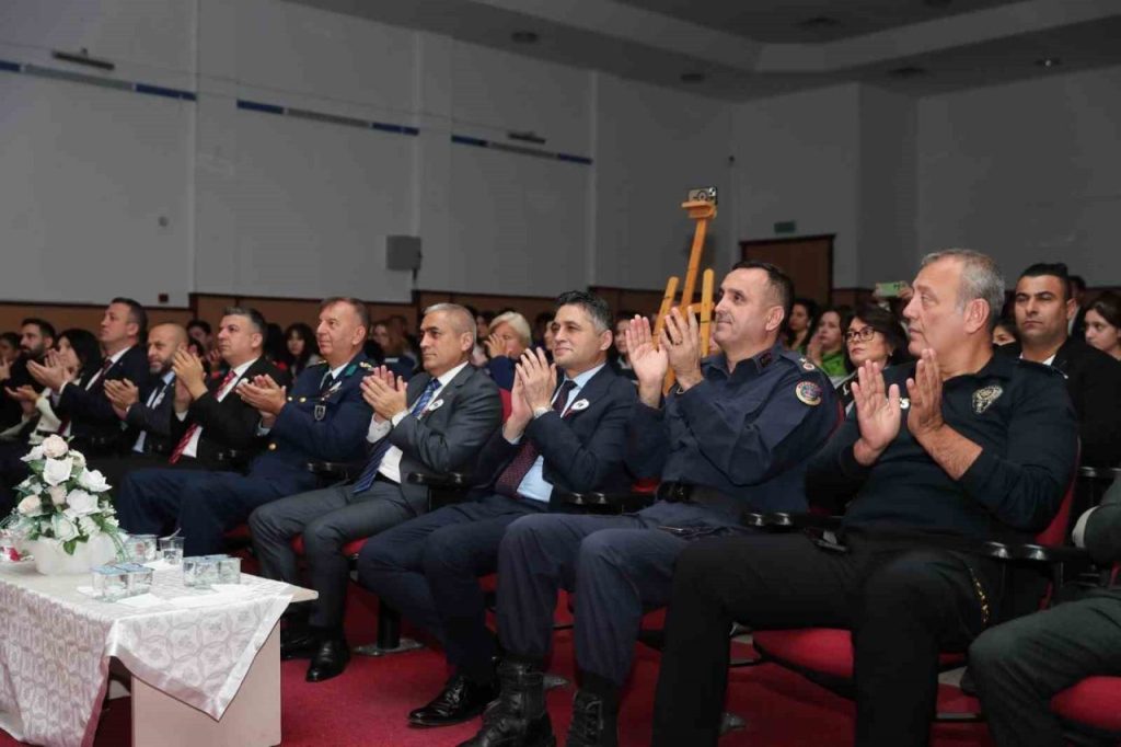 aliagada ogretmenler gunu kutlamalari e5c8367bed56 |