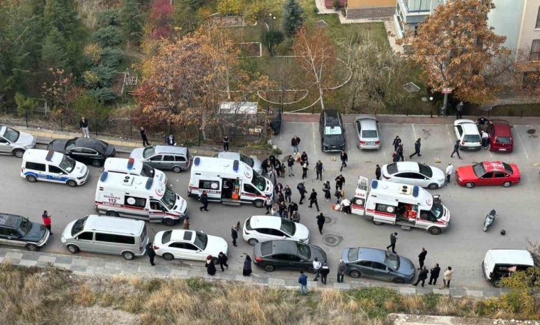 ankarada adliye cikisi bicakli kavga 3u agir 5 yarali adb17718ddc2 |