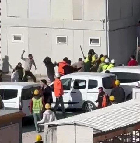 Ankara’da inşaat işçileri arasında taşlı sopalı kavga 1 ankarada insaat iscileri arasinda tasli sopali kavga d48baaa0466a |