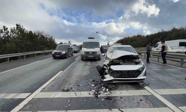 arnavutkoy yolunda zincirleme kaza 3 arac birbirine kitlendi 71bf528dd8d7 |