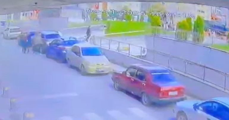 Arnavutköy’de 13 yaşındaki çocuk, parkta bıçaklandı 1 arnavutkoyde 13 yasindaki cocuk parkta bicaklandi 24d8a0574845 |