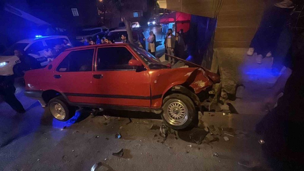 arnavutkoyde ehliyetsiz surucu polisten kacarken kaza yapti f2ec2f908677 |