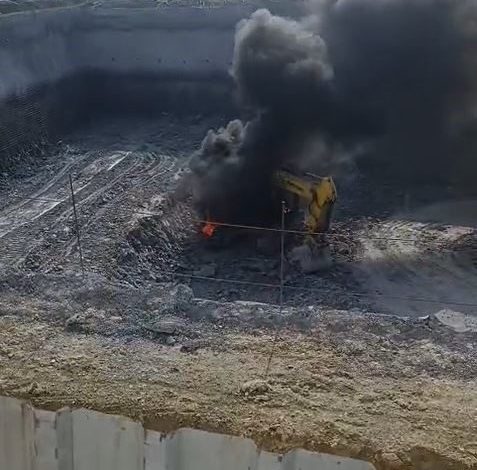 arnavutkoyde is makinesi alev alev yandi 115574921a08 |