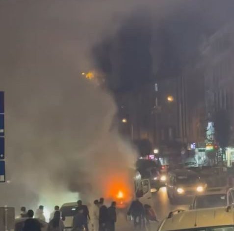 arnavutkoyde seyir halindeki servis araci alev alev yandi 9994f143313d |