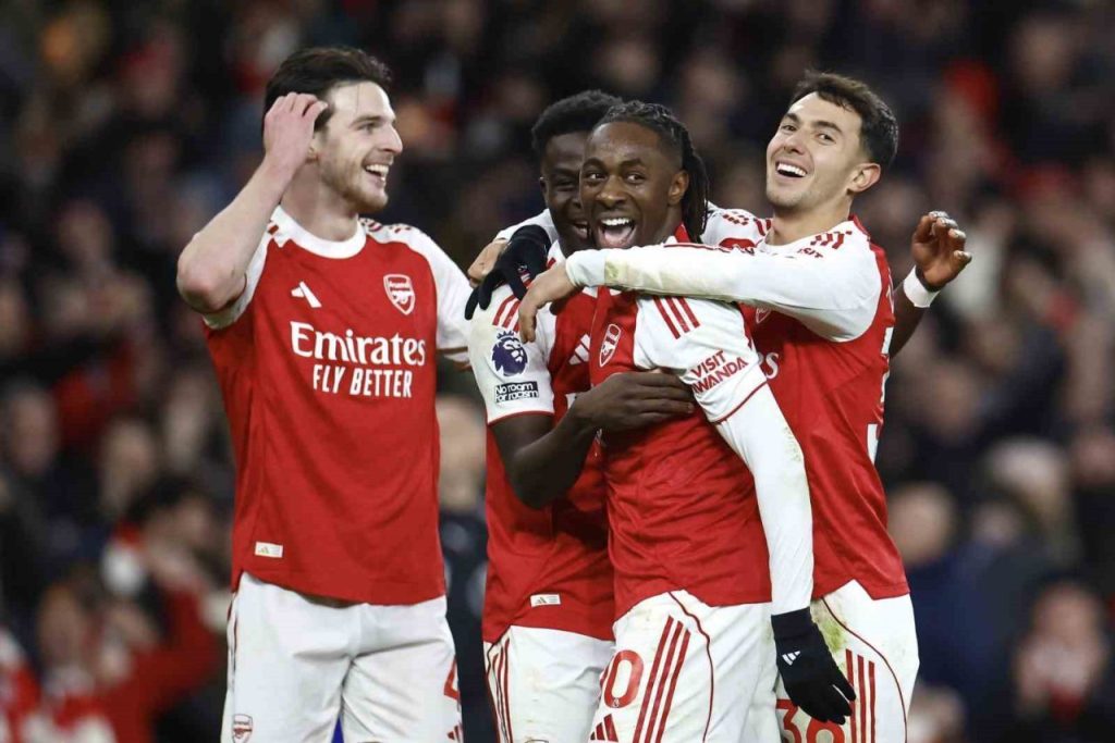 arsenal derbide tottenhami 4 1 ile gecti 0341016923a9 |