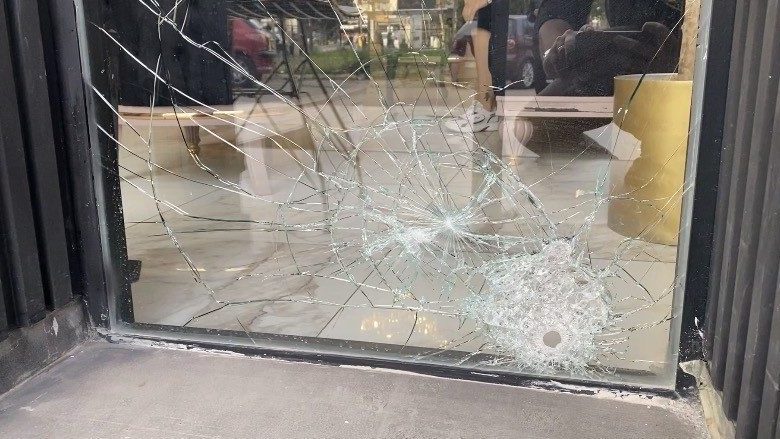 atasehirde guzellik merkezine motosikletli silahli saldiri c056434f1807 |