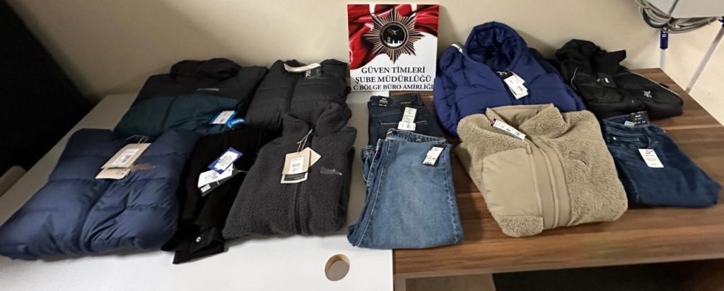 avmlerde kiyafet deneme bahanesiyle 1 milyon liralik vurgun nefes kesen operasyon kamerada a3596b12049a |