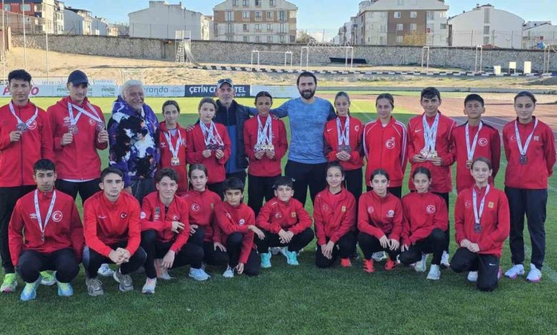 Avrupa’da tarih yazdılar, Bandırma’da tebrikleri topladılar 1 avrupada tarih yazdilar bandirmada tebrikleri topladilar cc261d3df029 |