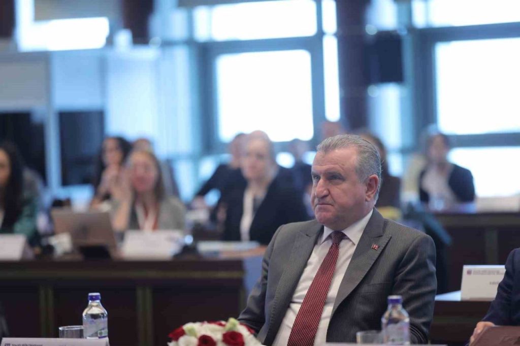 bakan bak gencleri bugunun ortagi ve karar sureclerinin dogal paydasi olarak goruyoruz 0800673e4038 |