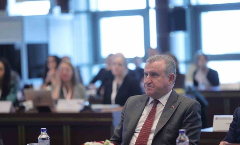 bakan bak gencleri bugunun ortagi ve karar sureclerinin dogal paydasi olarak goruyoruz 0800673e4038 |