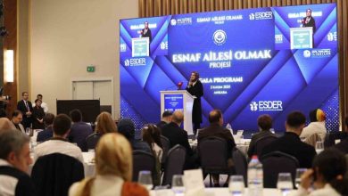 bakan goktas esnaf ailesi olmak projesinin galasina katildi a0f2adb5c002 |