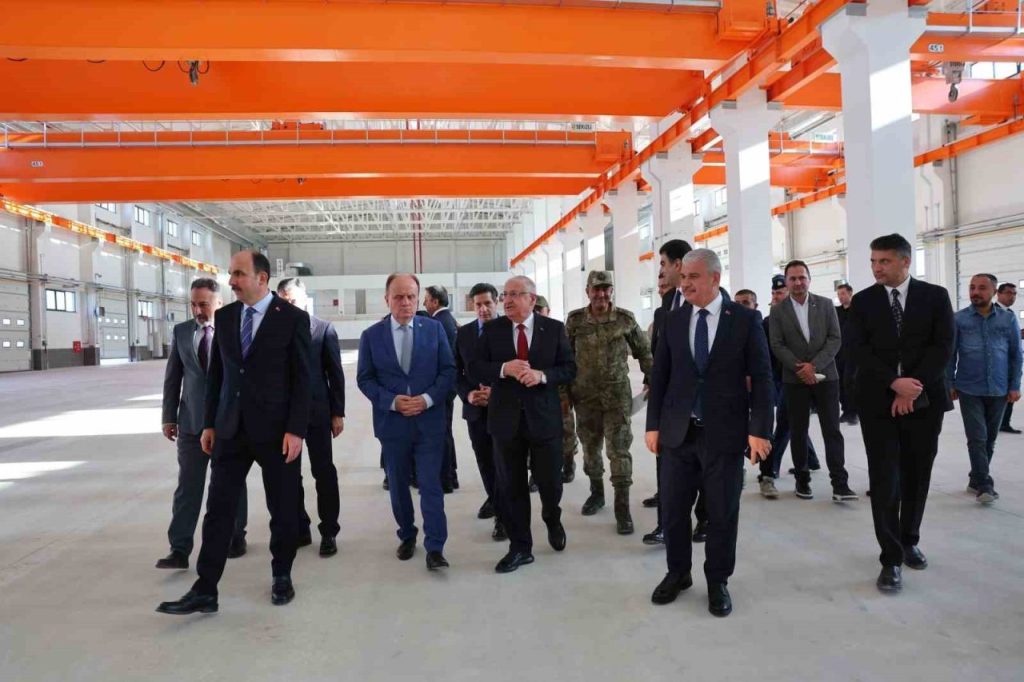 bakan guler savunma sanayisi tedarikci bulusmalari programina katildi 41bf165c77fb |