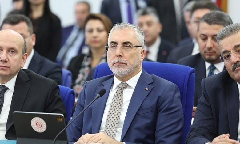 Bakan Işıkhan: "Asgari ücrette herkesin mutabık kaldığı bir tutarda uzlaşılacağını ümit ediyoruz" 1 bakan isikhan asgari ucrette herkesin mutabik kaldigi bir tutarda uzlasilacagini umit ediyoruz a08acf361fd2 |