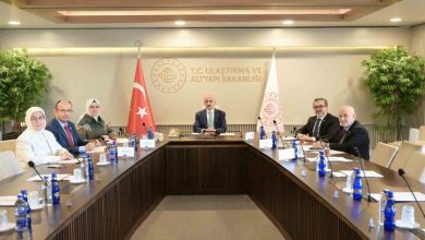 bakan uraloglu sosyal medyada genclerimizin dijital dunyada daha guvenli yer alabilmelerini saglamak icin yapilabilecekleri ele aldik 373b126655be |