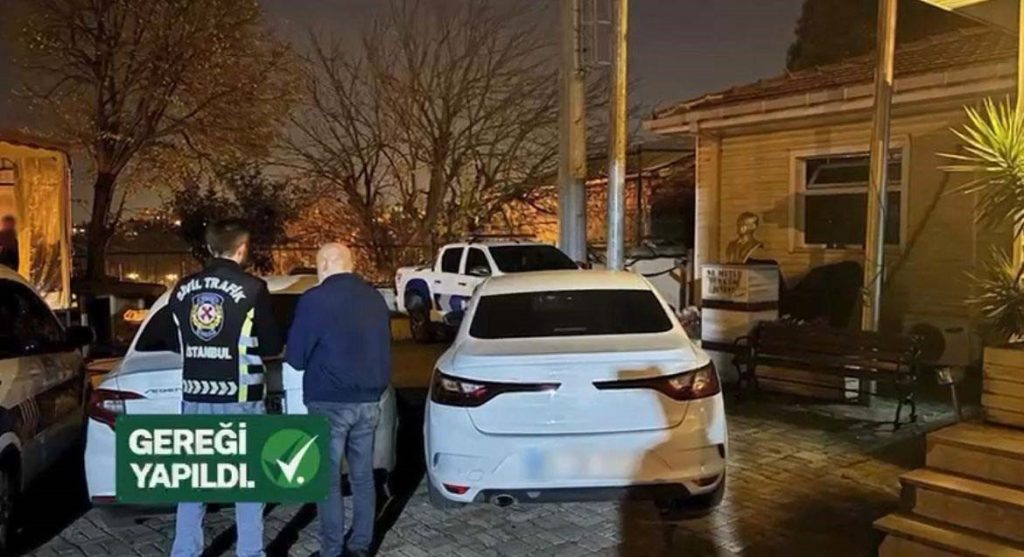 bakan yerlikaya baska bir aracin onunu kesmeye calisan suruculere caydirici cezalar geliyor dca2fca9bf32 |