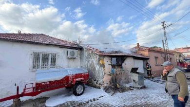 Ayvalık’ta depoda yangın 4 balikesirde depoda yangin 54a824c6014c |