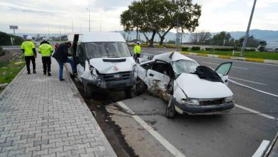 Balıkesir’de işçi servisi ile otomobil çarpıştı 2 balikesirde isci servisi ile otomobil carpisti 1 olu 4 yarali c9d102482329 |