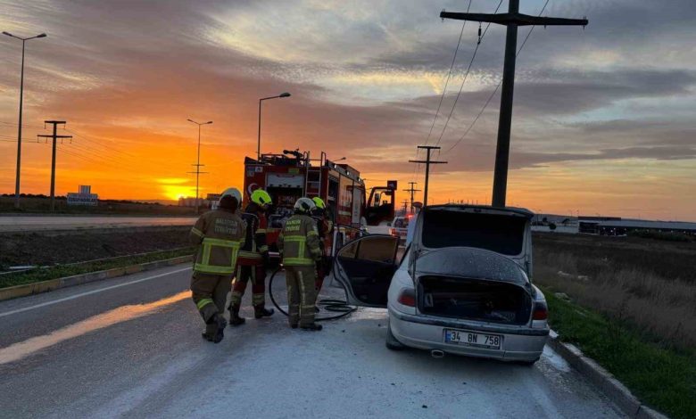 Bandırma’da seyir halindeki araç alev aldı 1 bandirmada seyir halindeki arac alev aldi 5da9c6808dc6 |