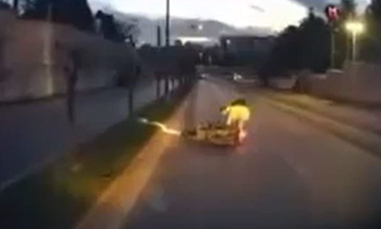 basaksehirde cukur nedeniyle kontrolu kaybeden motosikletli yola savruldu 6982338eaf4e |