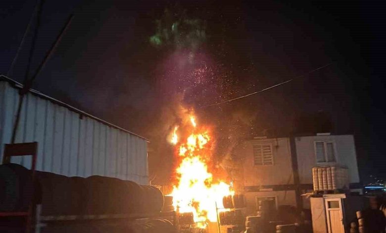 basaksehirde sobadan sicrayan kivilcimlar iki is yerini yakti 73821a2b57b7 |