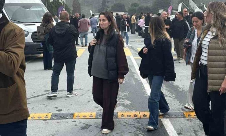 beIN Sports’un Ayazağa’daki televizyon binasını silahlı bir kişi girdi. Müzakereci polislerin şahsı ikna çabalarının sürdüğü öğrenildi. 1 bein sportsun ayazagadaki televizyon binasini silahli bir kisi girdi muzakereci polislerin sahsi ikna cabalarinin surdugu ogrenildi bb1f1cf4551a |