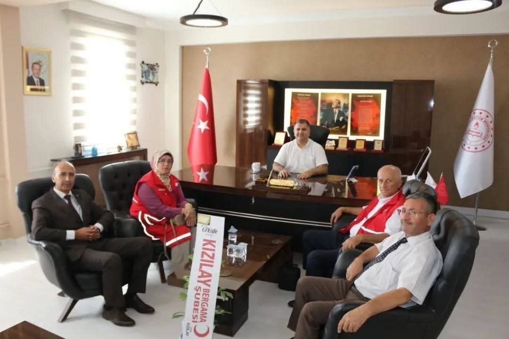 bergama kizilaydan gazze icin anlamli proje 11377549b4a3 |