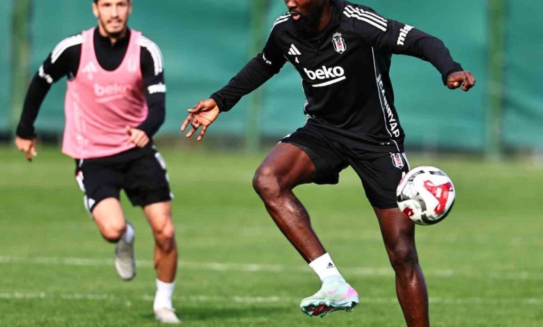 besiktasta fatih karagumruk maci hazirliklari devam etti 3f881f0bd5e8 |