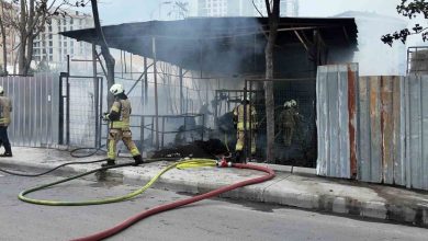 Beylikdüzü’nde boş kulübe alev alev yandı 4 beylikduzunde bos kulube alev alev yandi f083af2de251 |