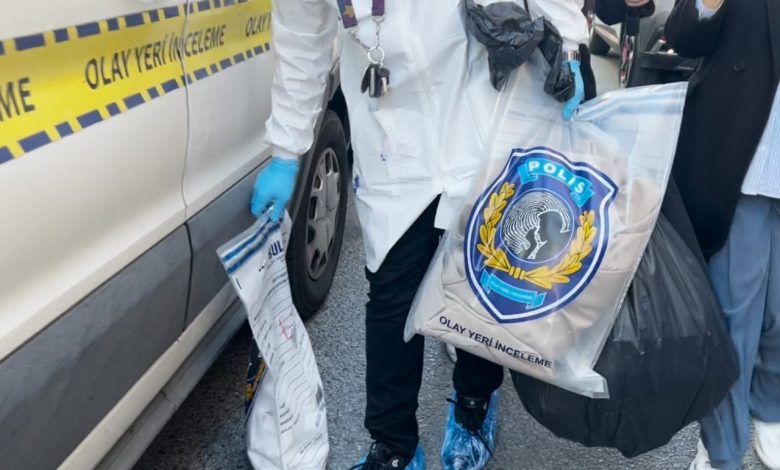 Böcek ailesinin kaldığı Fatih’teki otelde yeni gelişme: Odadaki eşyaları incelemeye götürüldü 1 bocek ailesinin kaldigi fatihteki otelde yeni gelisme odadaki esyalari incelemeye goturuldu 59b8e709fa9f |