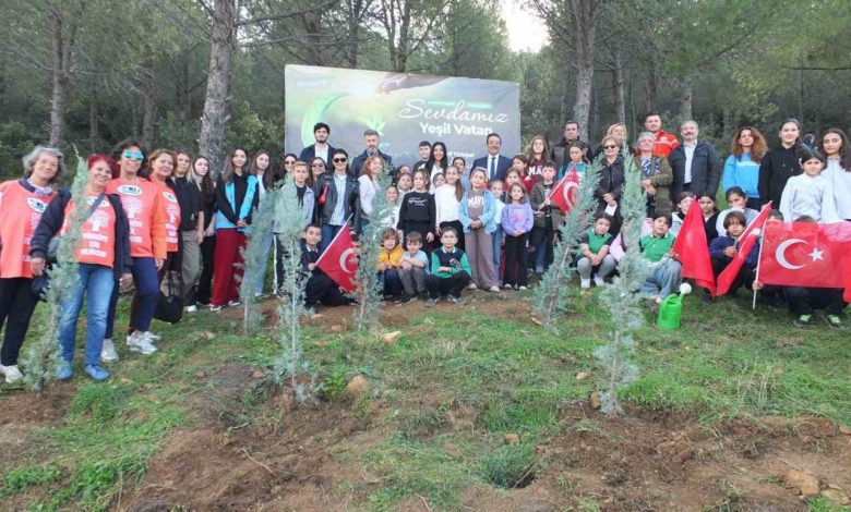 burhaniyede 400 fidan toprakla bulustu 2e3d60747ade |